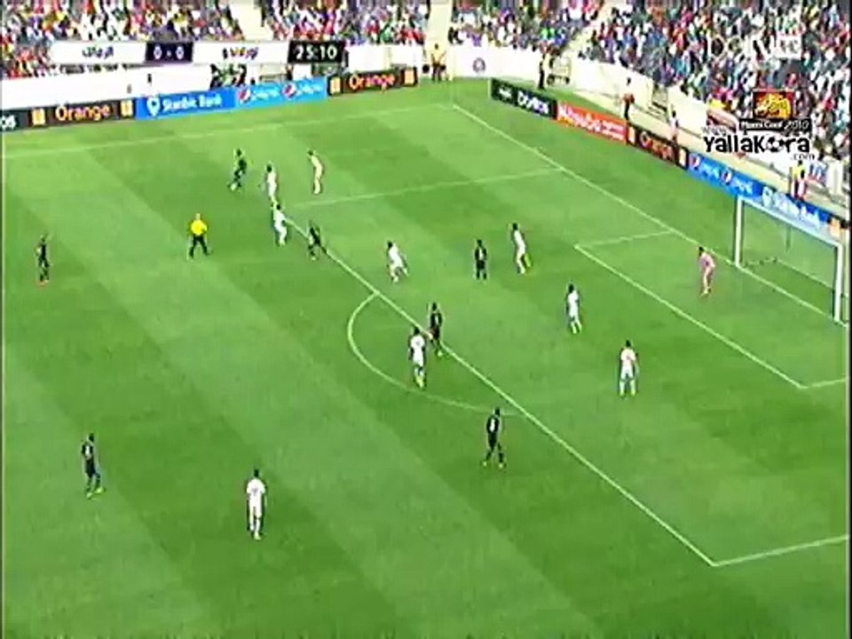 لاعب اورلاندو يتلاعب بدفاع الزمالك