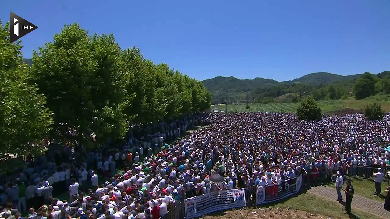 Des milliers de personnes commémorent le massacre de Srebrenica