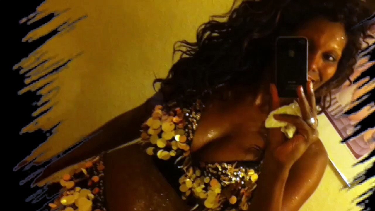 Hire a London belly dancer for classes or performances: Axé/ Bellydance fusion. Sample Moves for intermediate students