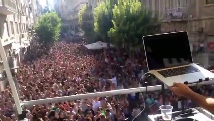 Download Video: Fête énorme en pleine rue à Jerusalem - Street party