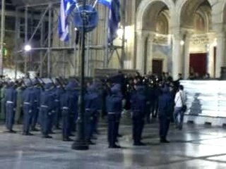 Devant la cathédrale d'Athènes