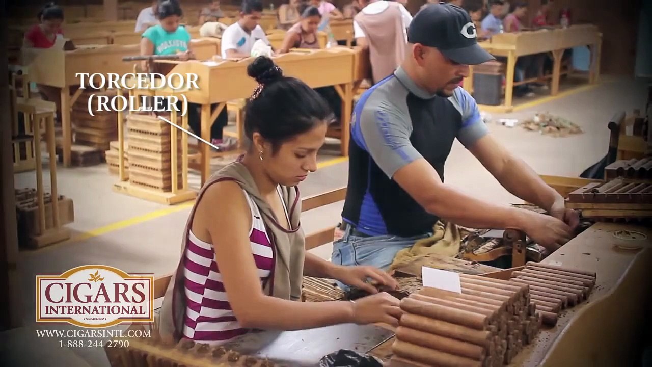 How a Cigar is Made (Cigar 201) - Cigars International