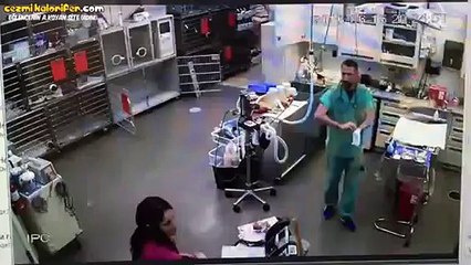 Kendi Kendini Trolleyen Adam