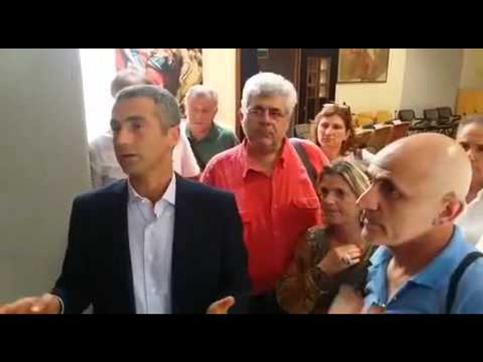 Icaro TV. L'atmosfera dopo il rinvio del Consiglio Comunale sullo spostamento degli ambulanti