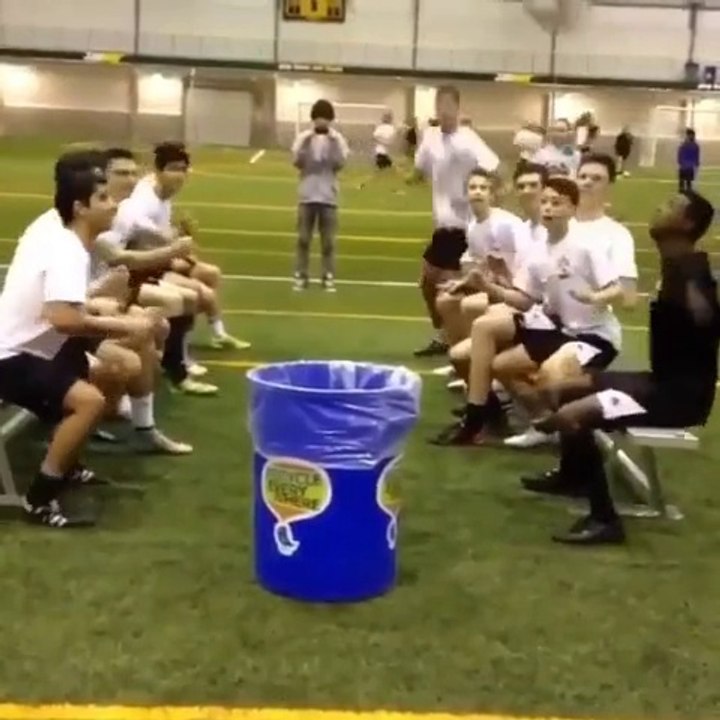 Head to Head Basket - Heads Football