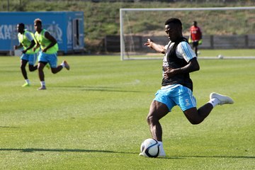 Nkoudou enroule avec adresse
