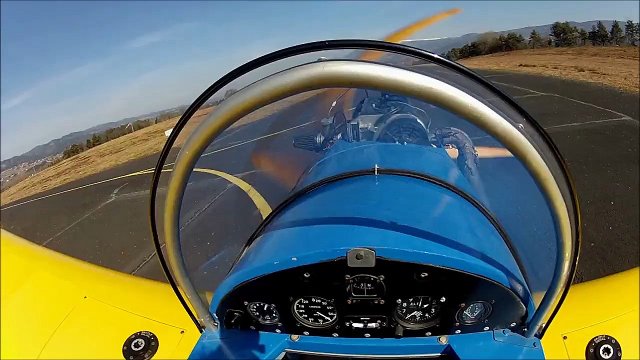 Horrible plane Crash - Engine fail after TakeOff - Cockpit View
