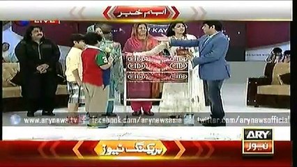 Mailk Riaz gifts another house worth 10 Million on ARY Zindagi