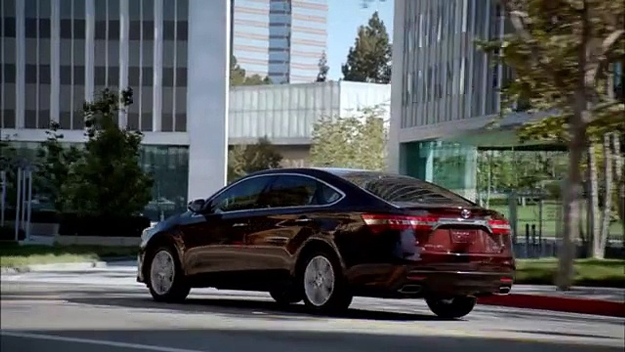 2015 Toyota Avalon Vs 2015 Ford Taurus - Toyota Dealer Near the Stratford, ON Area