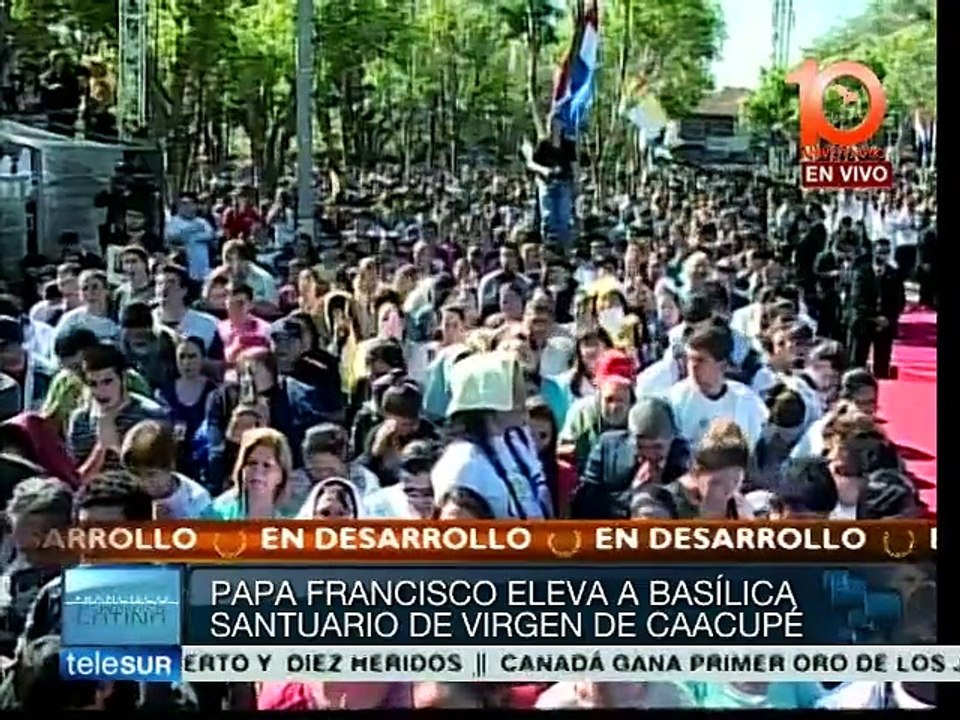 Paraguay da una pequeña muestra de su folklor a Francisco