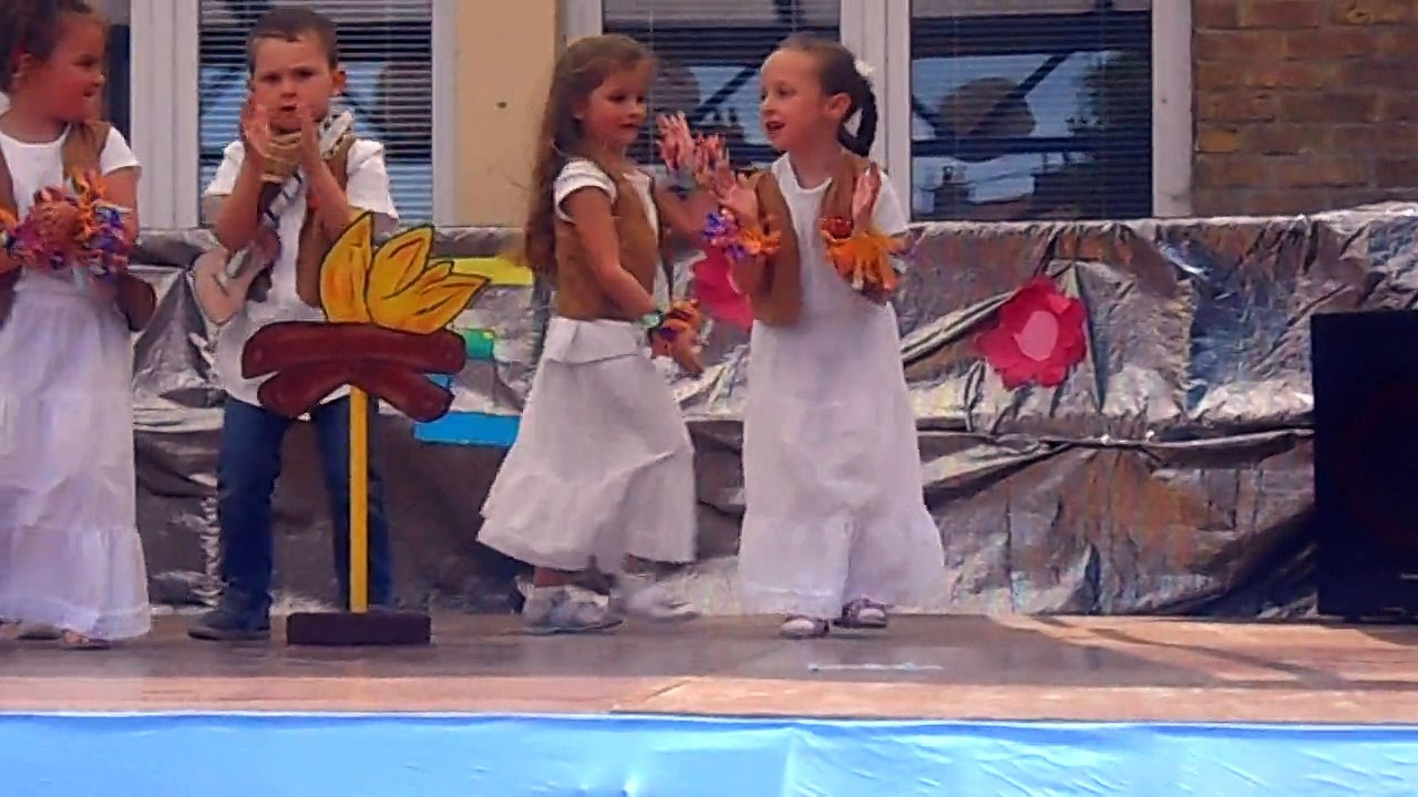 Danse de la fête de l'école d'Anais
