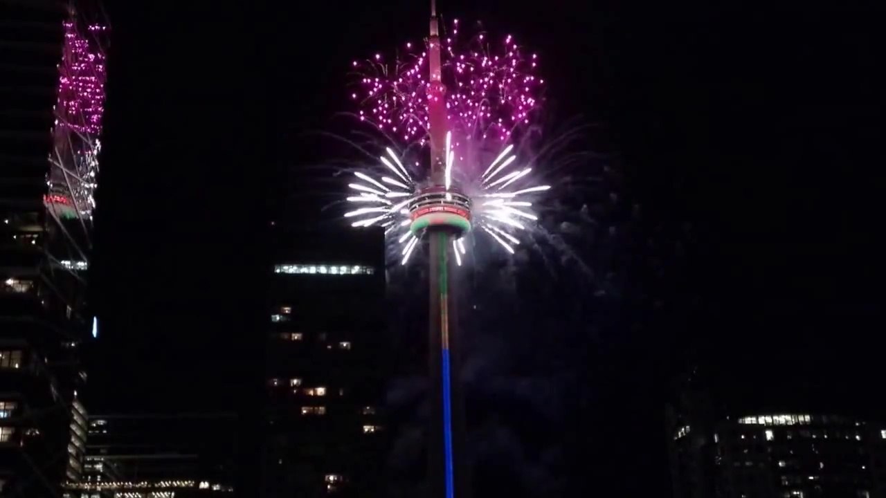 Feu d'artifice à la CN Tower