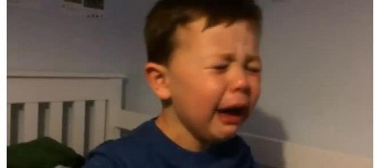 Van Persie hayranı ufaklık gözyaşlarına boğuldu