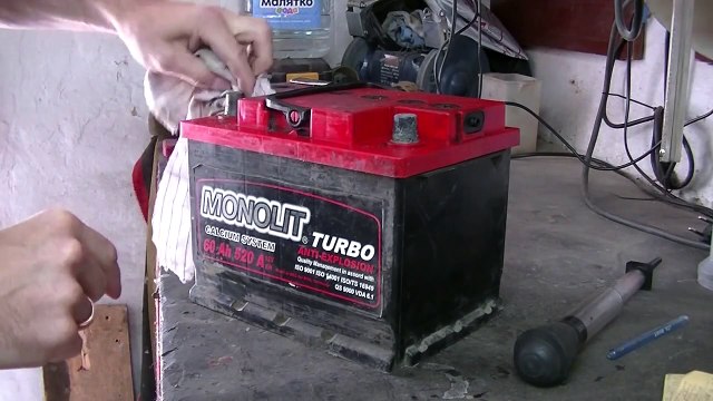 Обслуживание аккумуляторной батареи.