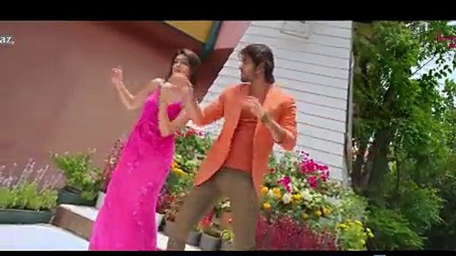"Swedish Girl" Singing Bengali Song with Sweet Voice 'Ore 