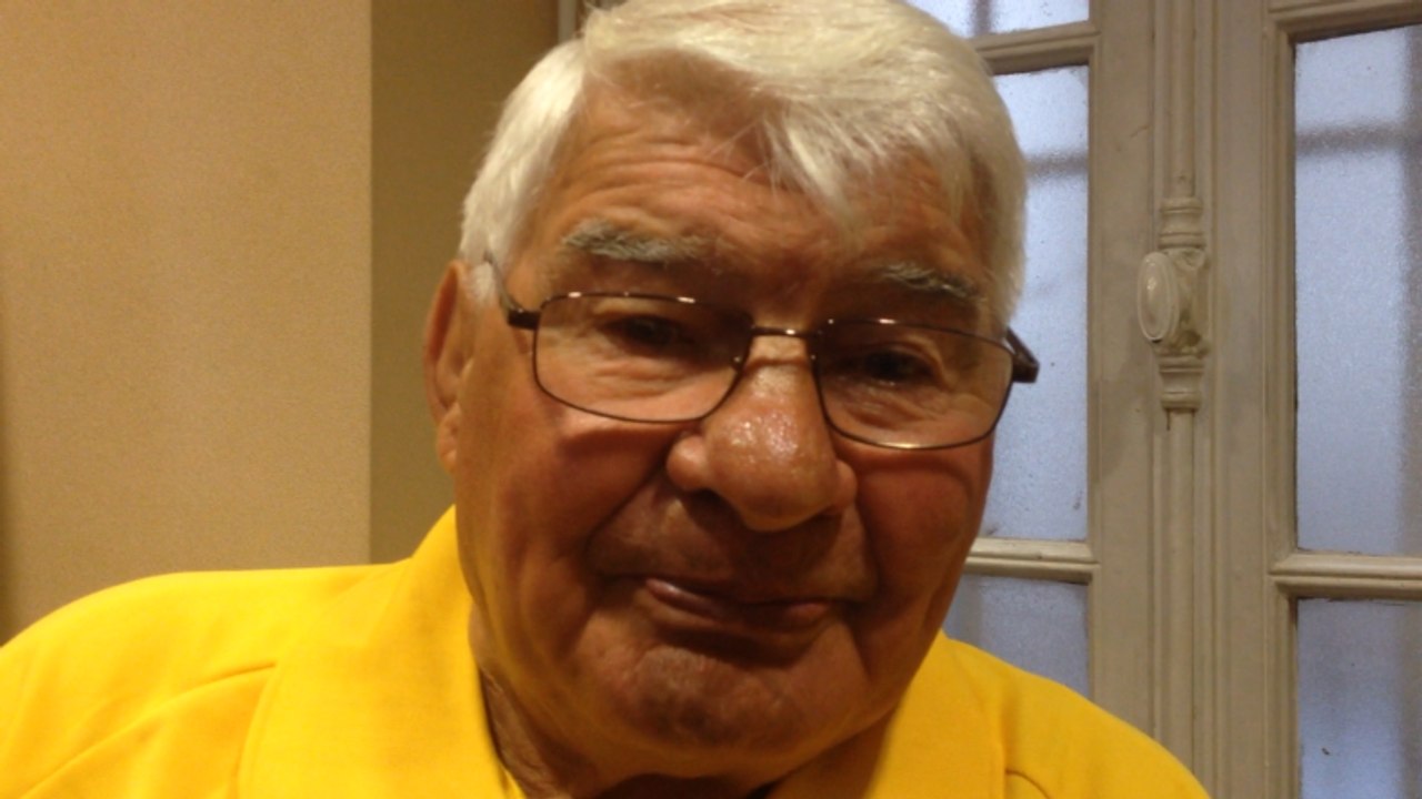 Séance de dédicace de Raymond Poulidor à Vannes