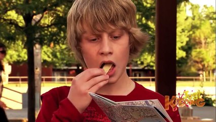 Kids Hand Gets Stuck in a Can of Chips