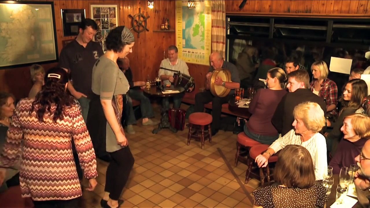 Traditional Irish Music from LiveTrad.com: Inishbofin Set Dancing & Trad Music Weekend Clip 2