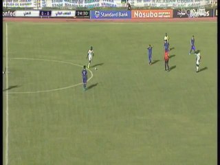 لاعب مالي يسقط بدون كره