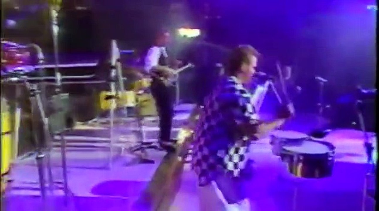 Gloria Estefan & Miami Sound Machine - Conga (Tokyo Music Festival 1987)