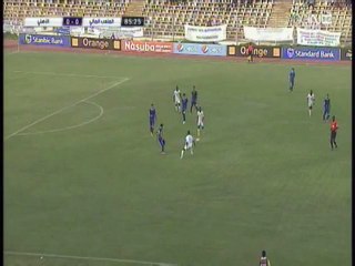 تريزيجيه يراوغ لاعب مالي