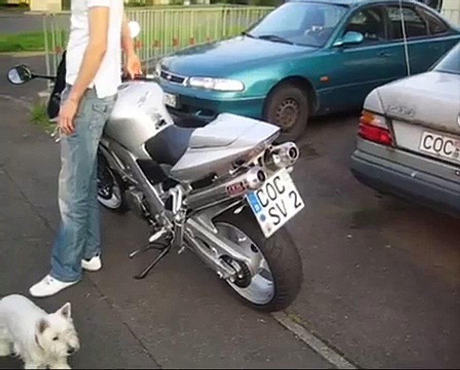 Suzuki SV 1000 S mit IXIL Underseat Auspuffanlage