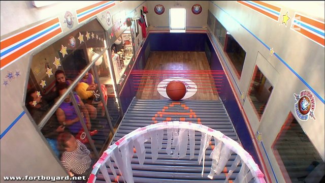 Fort Boyard 2015 : Thierry Olive dans le Basket Boyard (émission du 11 juillet 2015)