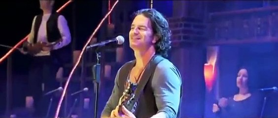 Ricardo Arjona con la Orden del Quetzal en grado de Gran Collar
