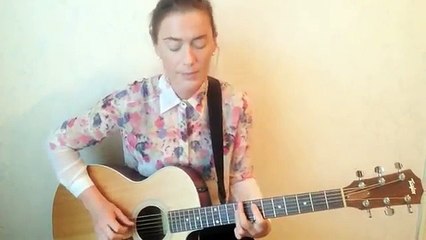 Bruno Mars/Just the way you are fingerstyle guitar cover by female guitarist Antra Lante.