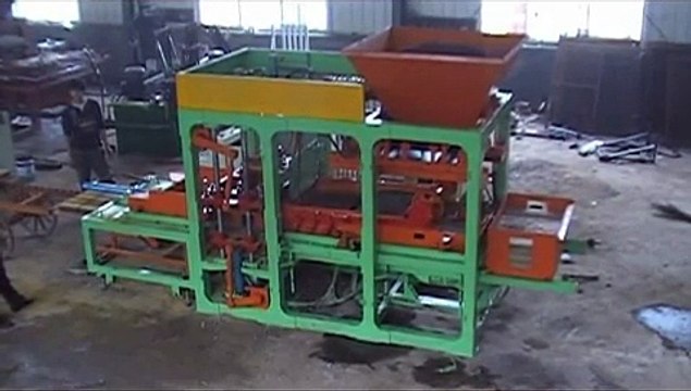 QT4-15 best selling/fully-automatic cement/concrete brick forming machine/block making machine