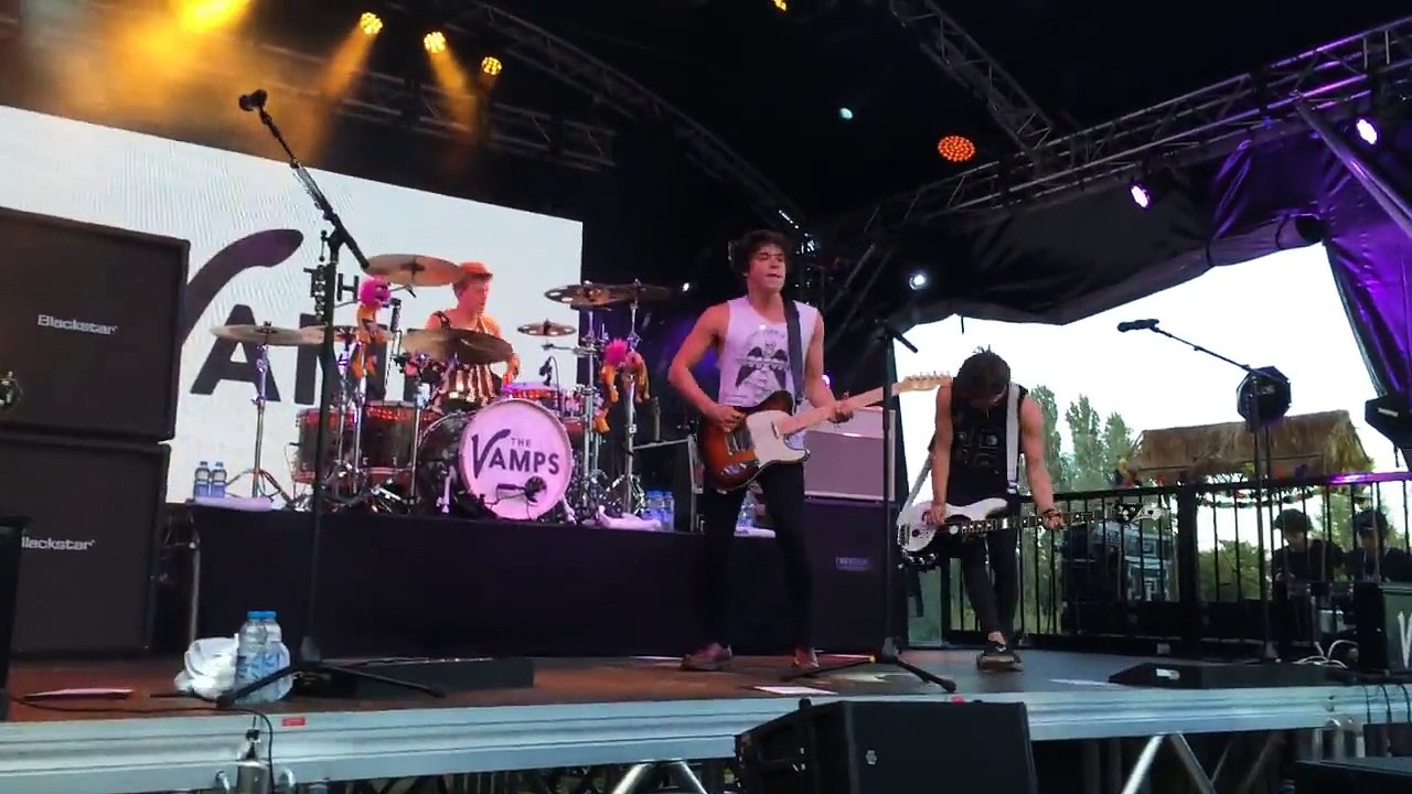 The Vamps Thorpe Park 11/7/15 Hurricane