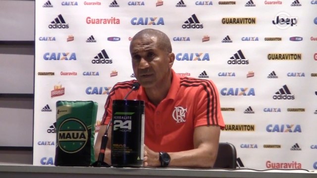 Cristovão aceita vaias da torcida e assume culpa por derrota