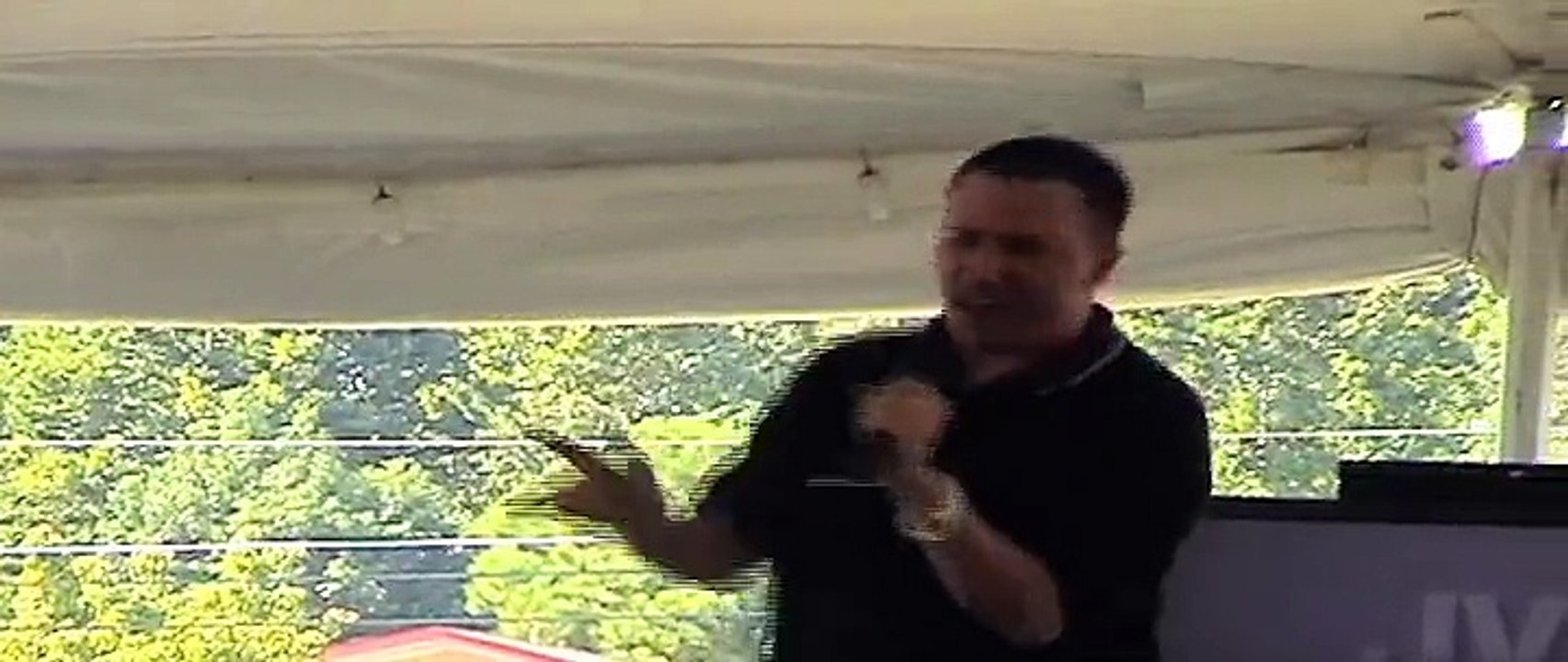 Doug McClure sings Blueberry Hill/Can't Stop Loving You Elvis Week 2004