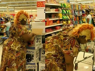 Crazy People At Walmart ( MUST SEE )