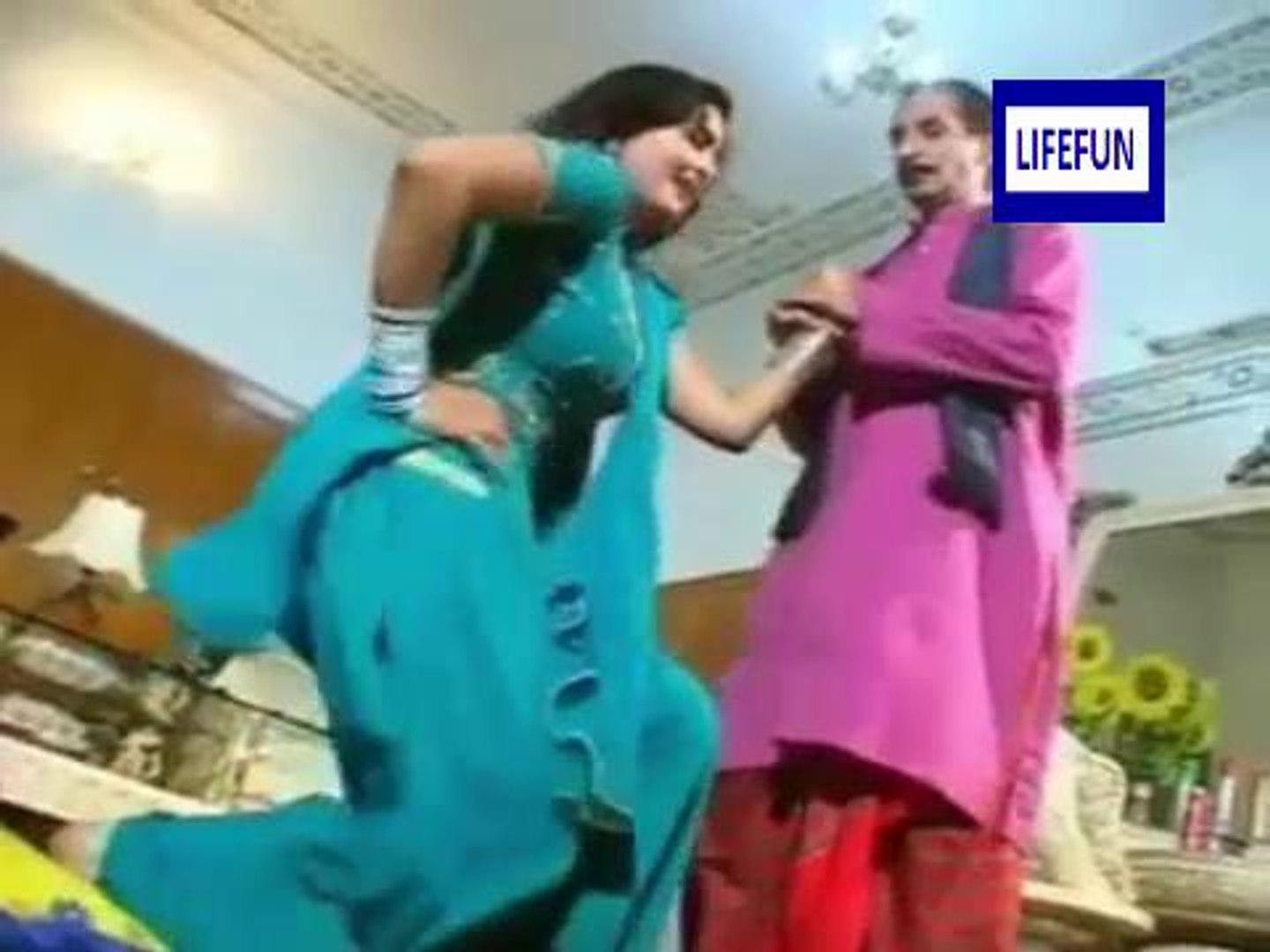 Aima Khan Iftikhar Thakar dance || HD - video Dailymotion