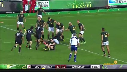 Marcell Coetzee colle un gros caramel à Jordan Taufua