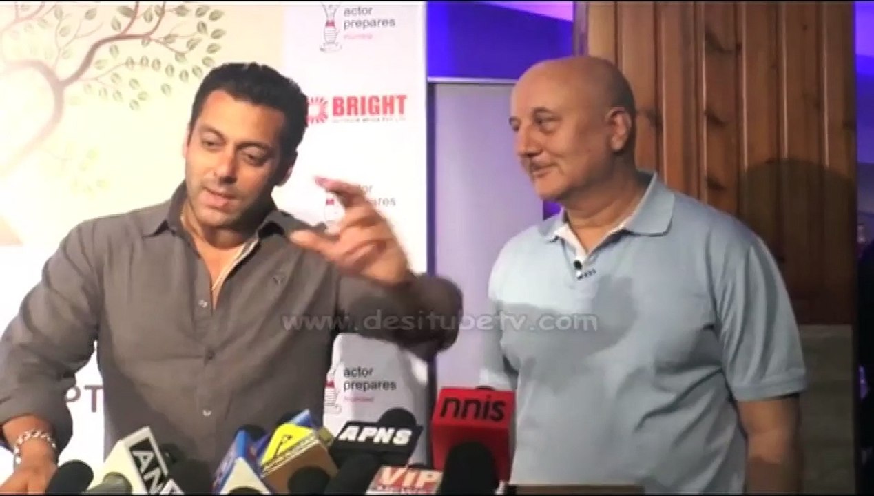 Salman Khan Talks About Anupam Kher's Play "Mera Woh Matlab Nahi Tha", Watch Video!
