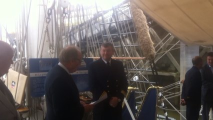 L'ordre du mérite maritime au commandant du Belem