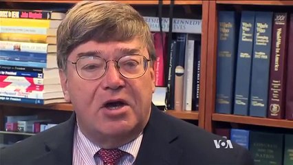 Clinton Remains Strong in Polls Despite Questions