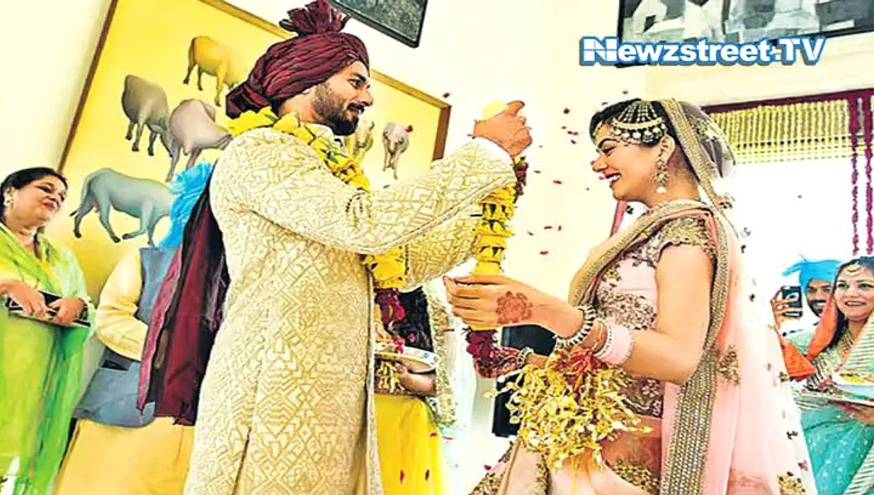 Mira Rajput greets megastar Amitabh Bachchan at wedding reception