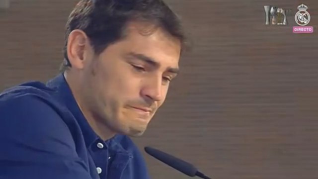Les larmes de Casillas en conférence de presse
