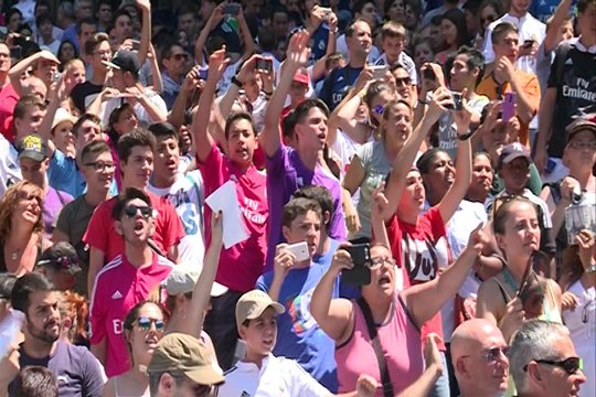 Afición del Real Madrid pide la dimisión de Florentino