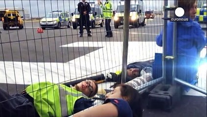 Regno Unito, gruppo ecologista occupa pista su scalo Heathrow: annullati 13 voli