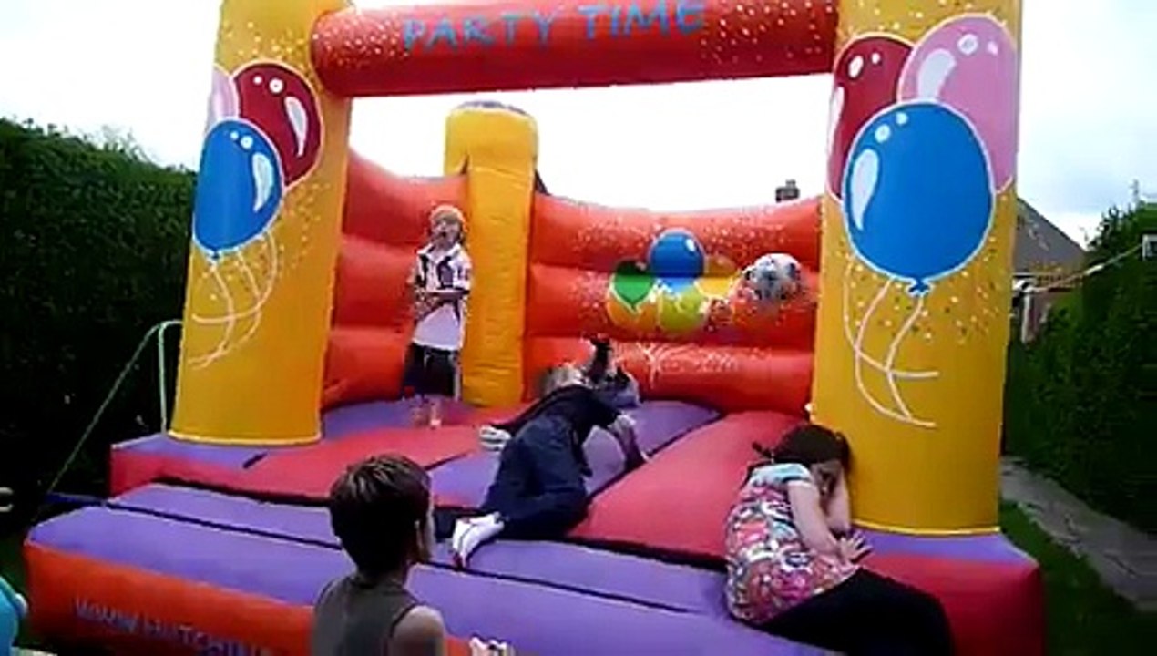 Bouncy Castle Scream!