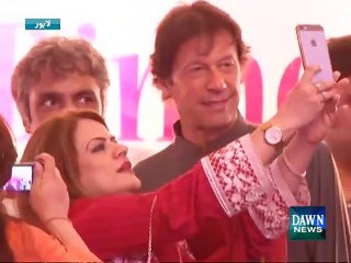 Lahories takes selfies with Imran Khan