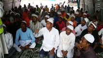 Burmese Muslim chant slogans in favor of Pakistan