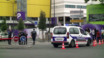 Paris Primark store evacuated after armed raid