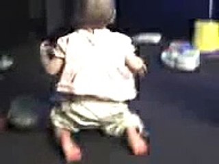 Skye dancing to "humps"