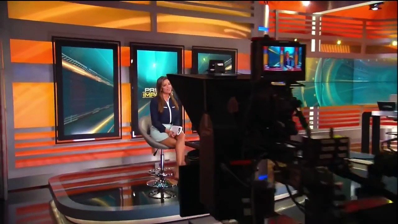 Pamela Silva Conde - Gorgeous Legs with High Heels 11-26-14