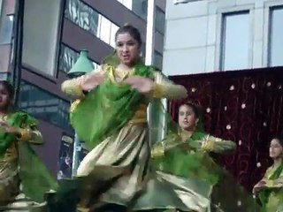 Neha performing Mere Dholna